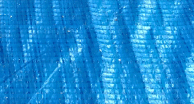 青いビニールシートの画像